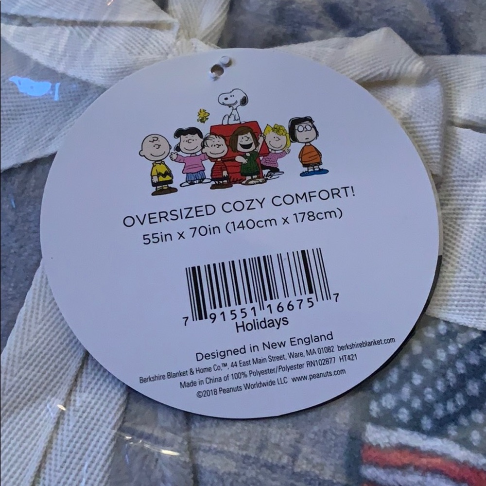 Berkshire Peanuts Snoopy In Space Throw. - Picture 6 of 6